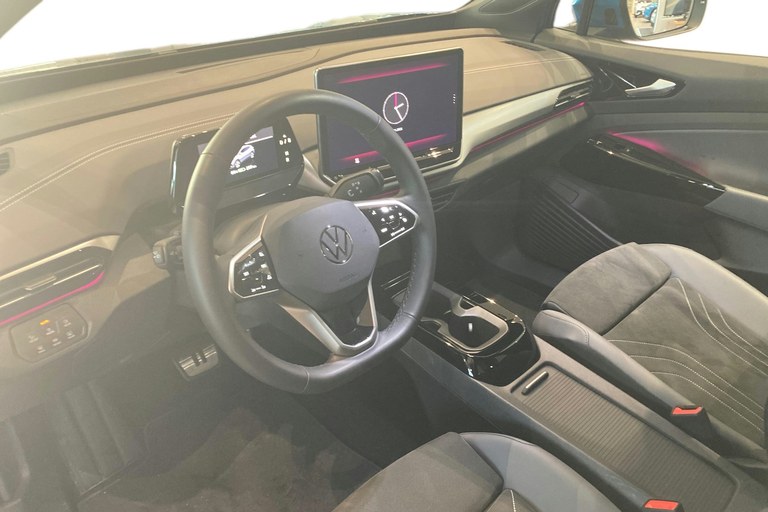 sininen Volkswagen ID.4 2025 kuva 6.