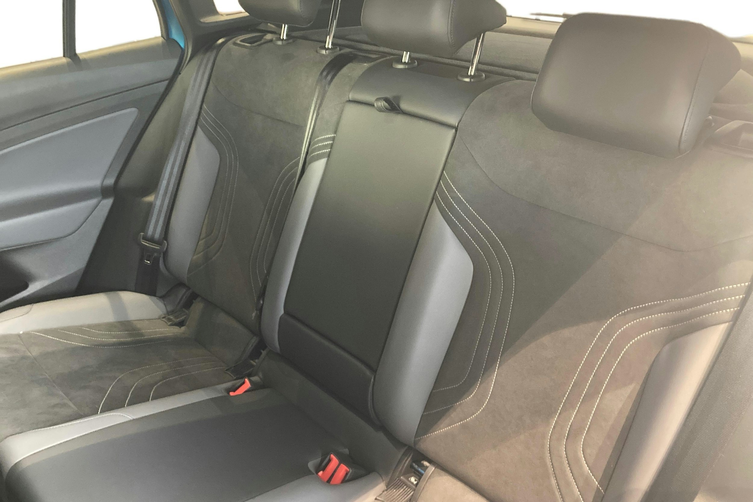 sininen Volkswagen ID.4 2025 kuva 8.