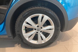 sininen Volkswagen ID.4 2025 kuva 10.