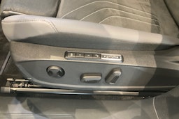 sininen Volkswagen ID.4 2025 kuva 12.