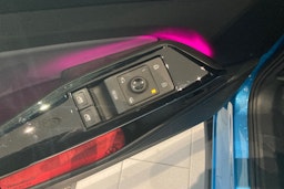 sininen Volkswagen ID.4 2025 kuva 13.