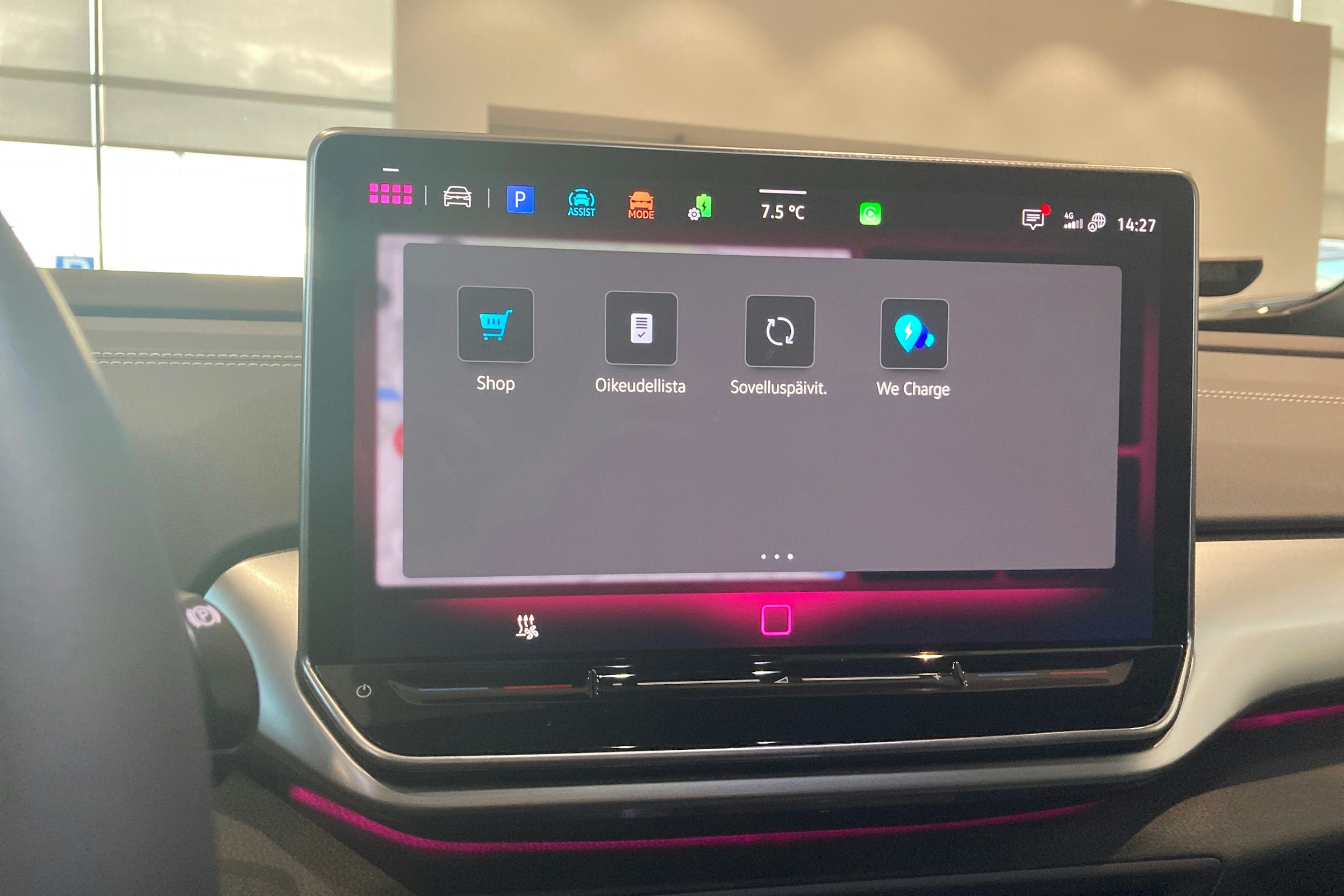 sininen Volkswagen ID.4 2025 kuva 17.