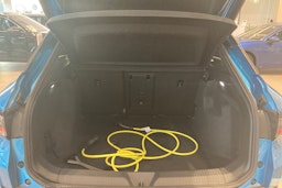 sininen Volkswagen ID.4 2025 kuva 18.