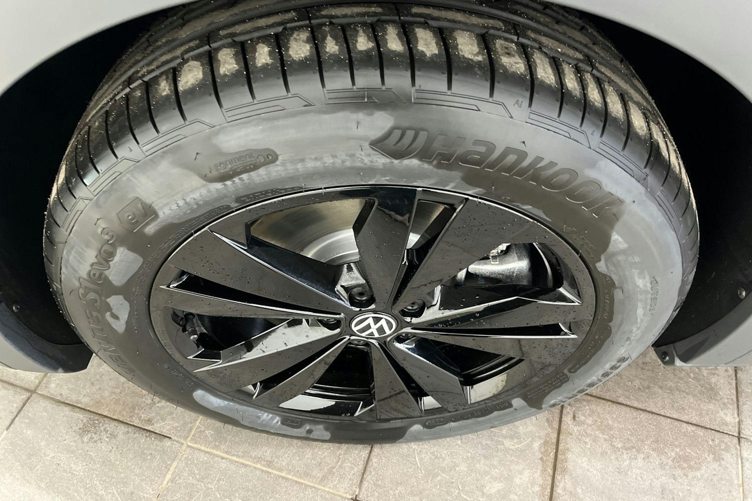 sininen Volkswagen ID.4 2025 kuva 10.