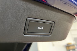 sininen Volkswagen ID.4 2025 kuva 13.