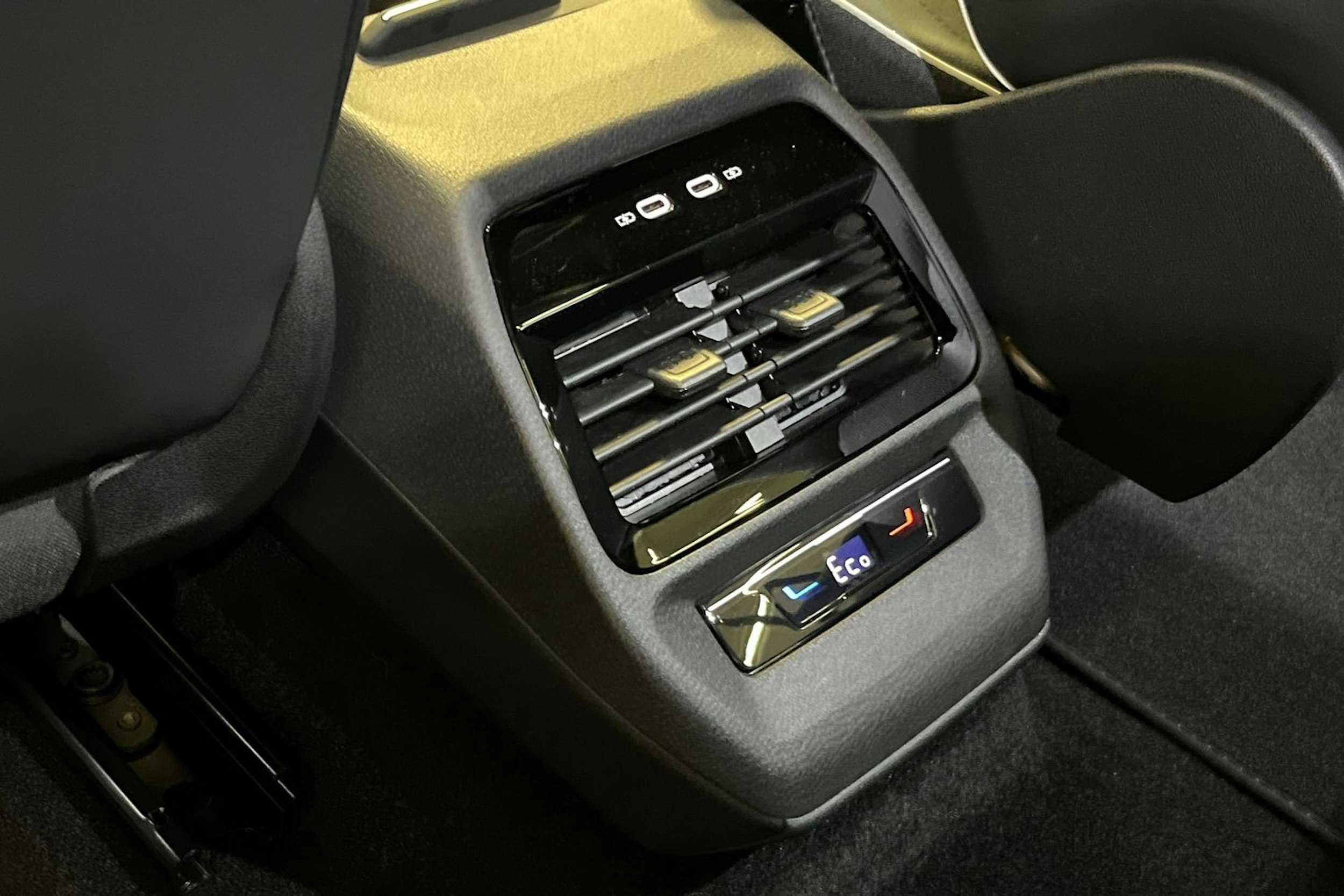 sininen Volkswagen ID.4 2025 kuva 14.