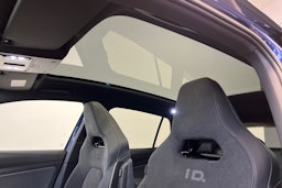 sininen Volkswagen ID.4 2025 kuva 22.
