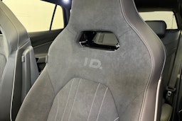 sininen Volkswagen ID.4 2025 kuva 23.