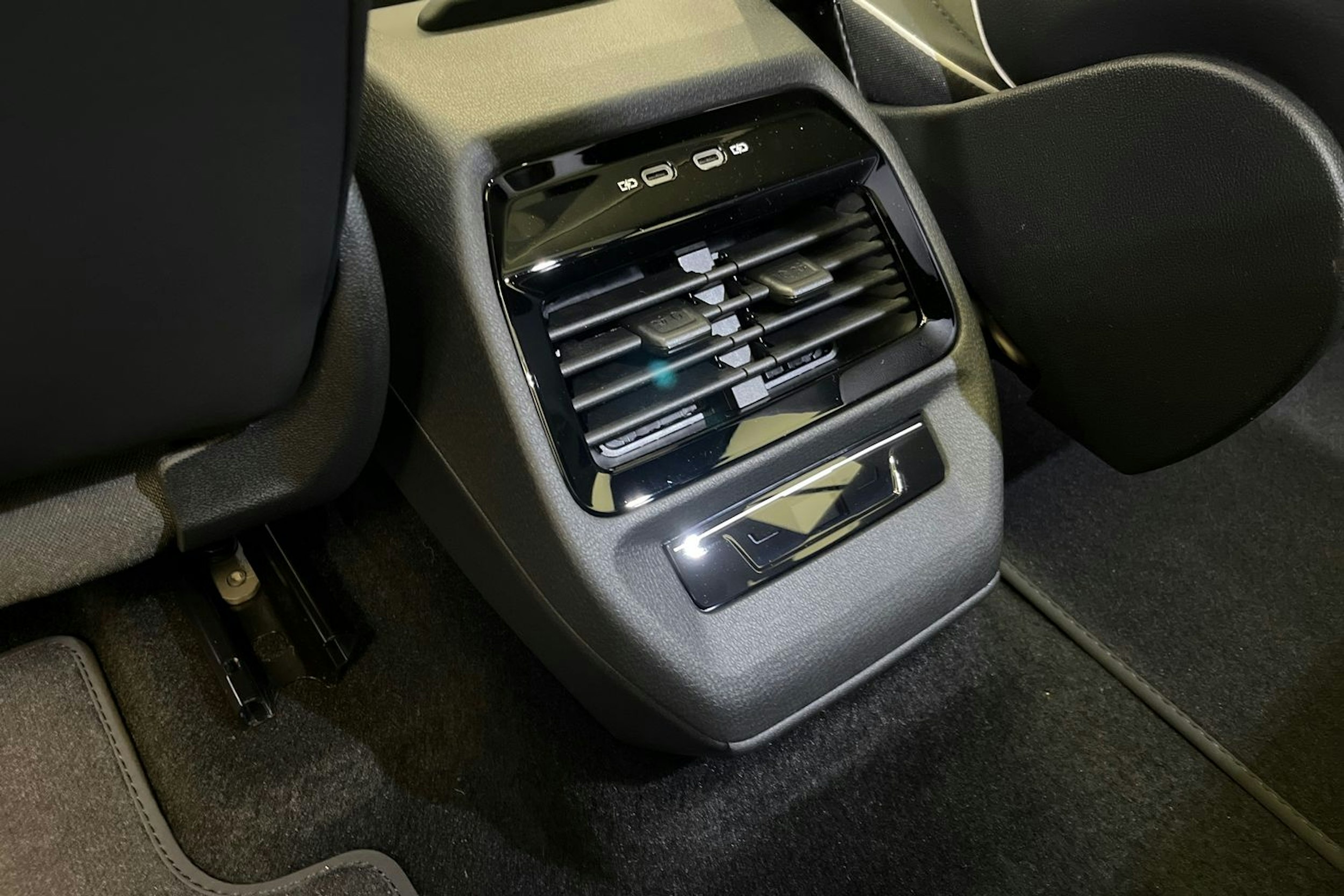 sininen Volkswagen ID.4 2025 kuva 24.