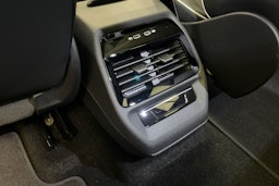 sininen Volkswagen ID.4 2025 kuva 24.
