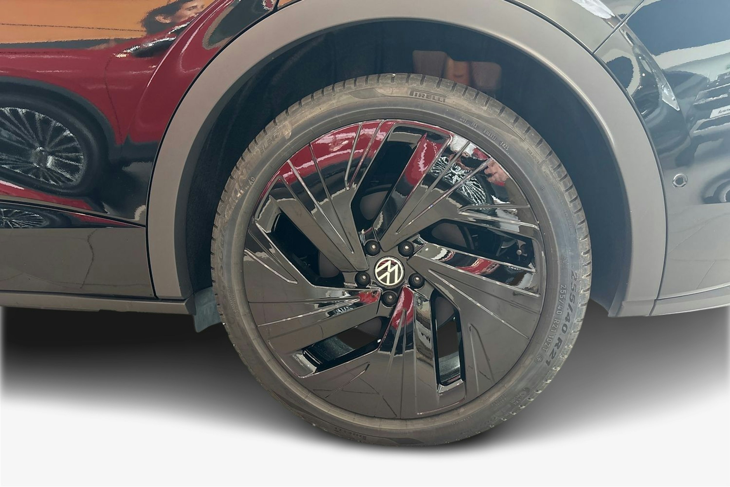 musta Volkswagen ID.4 2025 kuva 9.