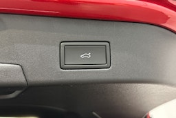 punainen Volkswagen ID.4 2025 kuva 14.