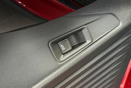 punainen Volkswagen ID.4 2025 kuva 16.