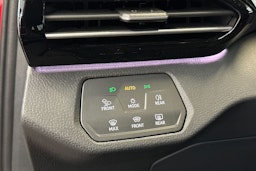 punainen Volkswagen ID.4 2025 kuva 19.