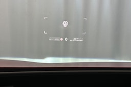 punainen Volkswagen ID.4 2025 kuva 23.