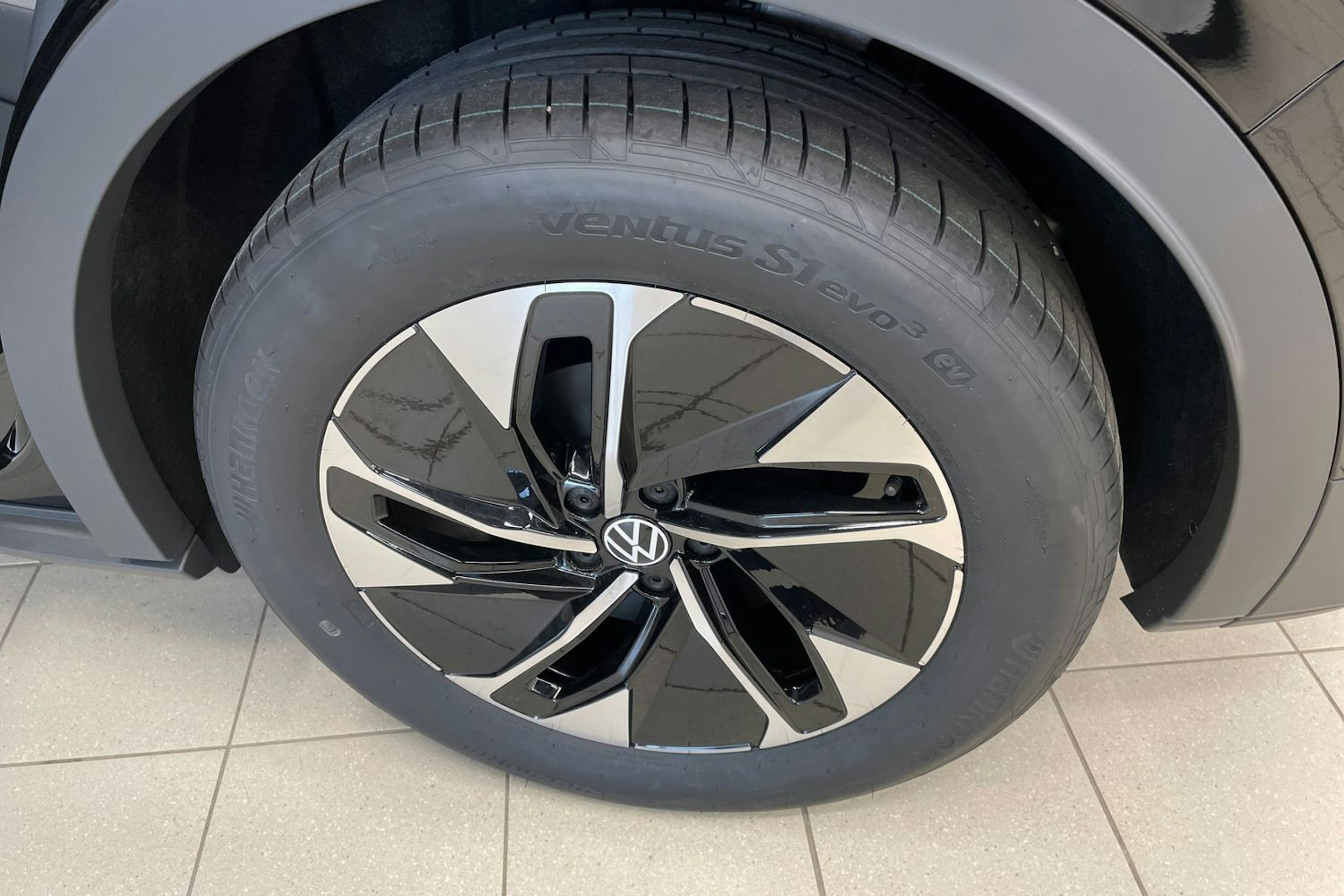 met. musta Volkswagen ID.4 2025 kuva 10.