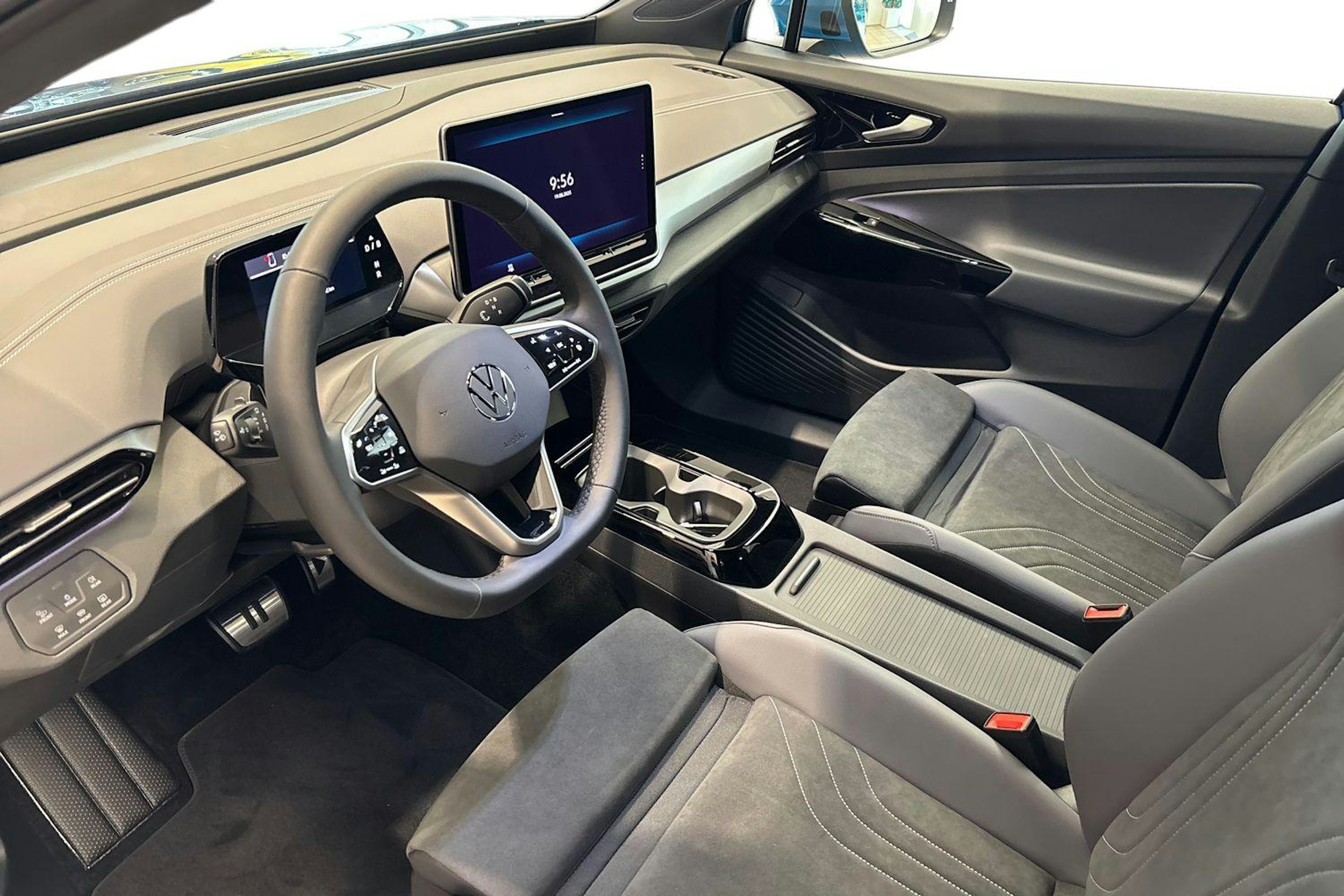 sininen Volkswagen ID.4 2025 kuva 6.