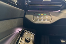 musta Volkswagen ID.4 2025 kuva 14.