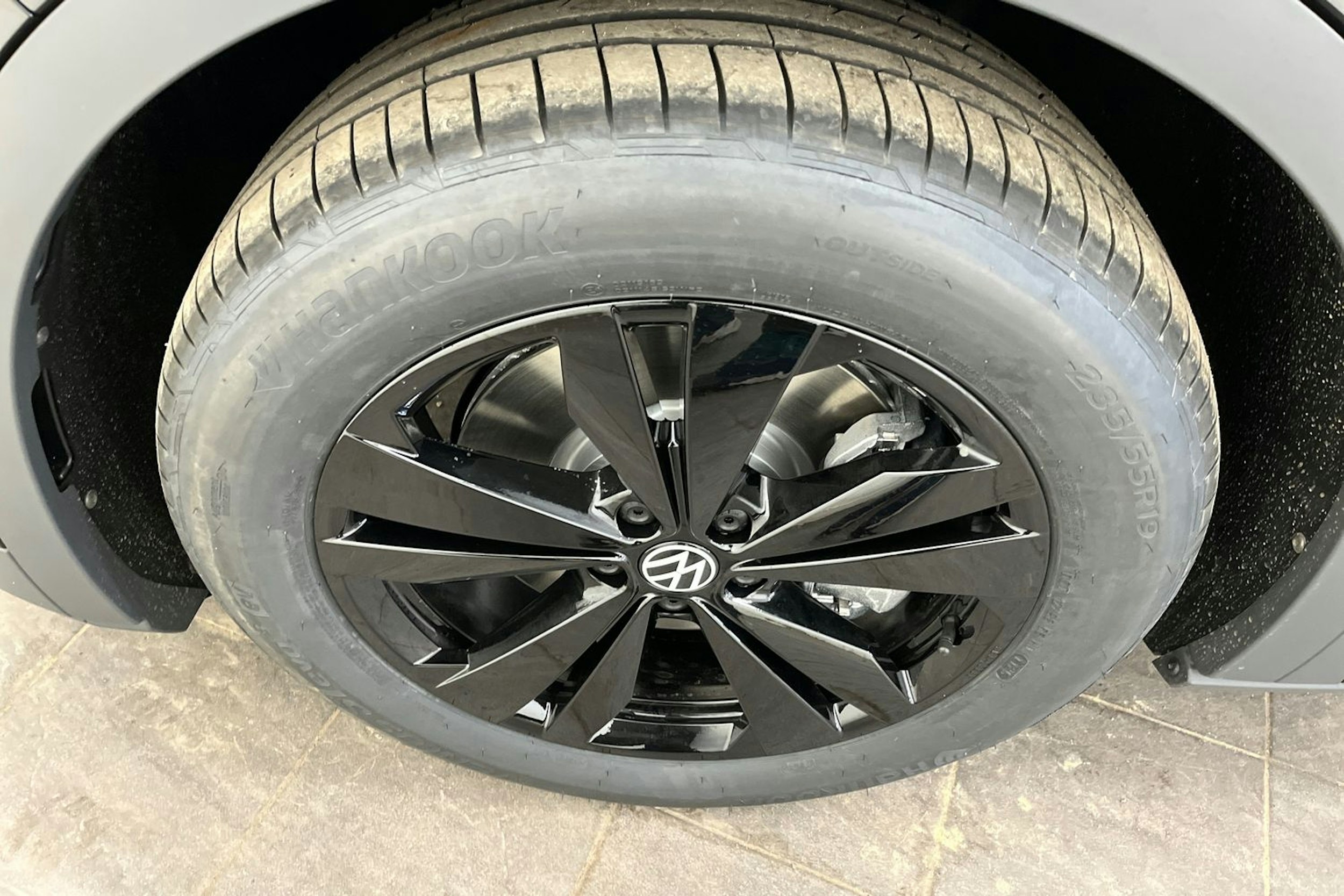 musta Volkswagen ID.4 2025 kuva 10.