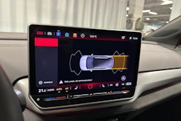punainen Volkswagen ID.4 2025 kuva 19.