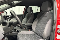 punainen Volkswagen ID.4 2025 kuva 27.