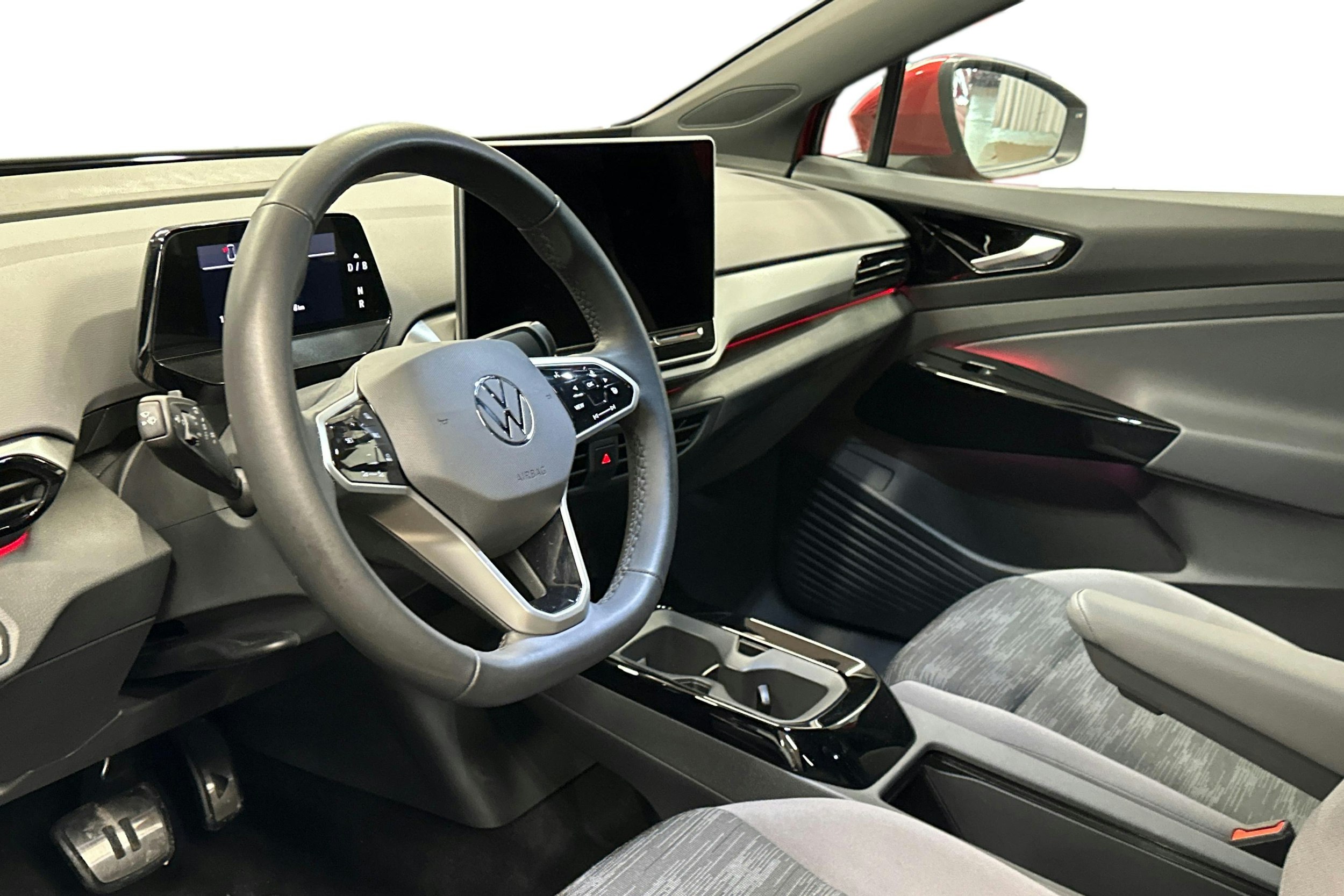 punainen Volkswagen ID.4 2025 kuva 7.