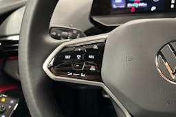 punainen Volkswagen ID.4 2025 kuva 14.