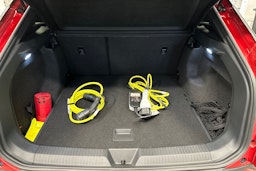 punainen Volkswagen ID.4 2025 kuva 29.
