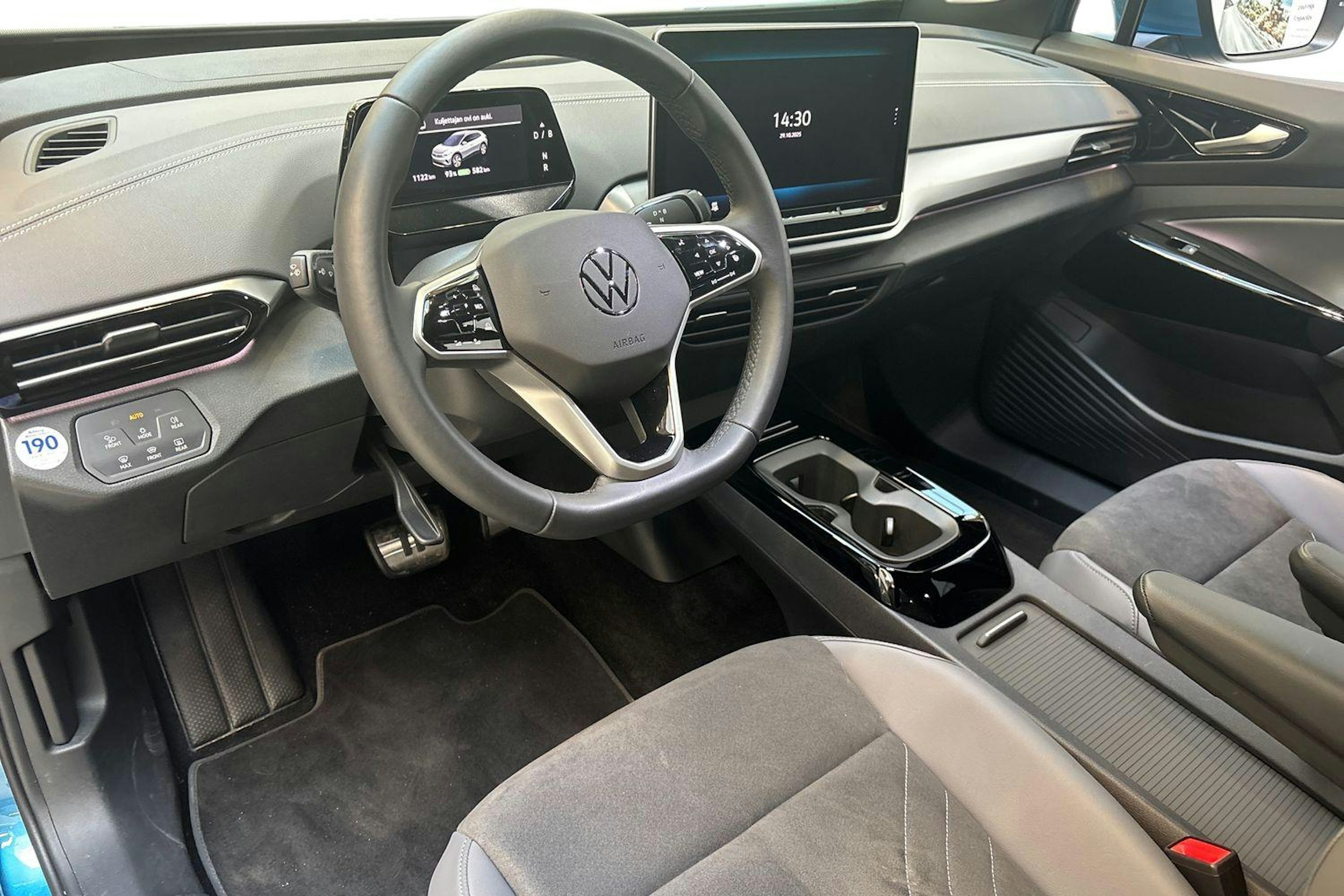 sininen Volkswagen ID.4 2025 kuva 7.