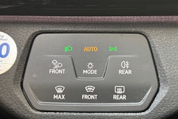 sininen Volkswagen ID.4 2025 kuva 18.