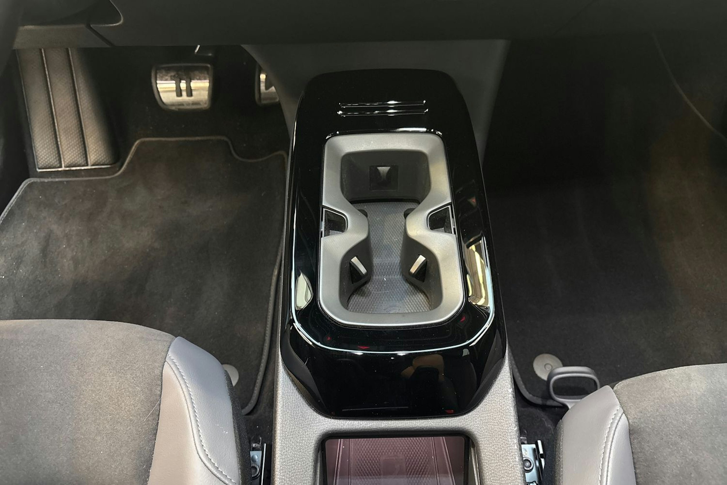 sininen Volkswagen ID.4 2025 kuva 26.