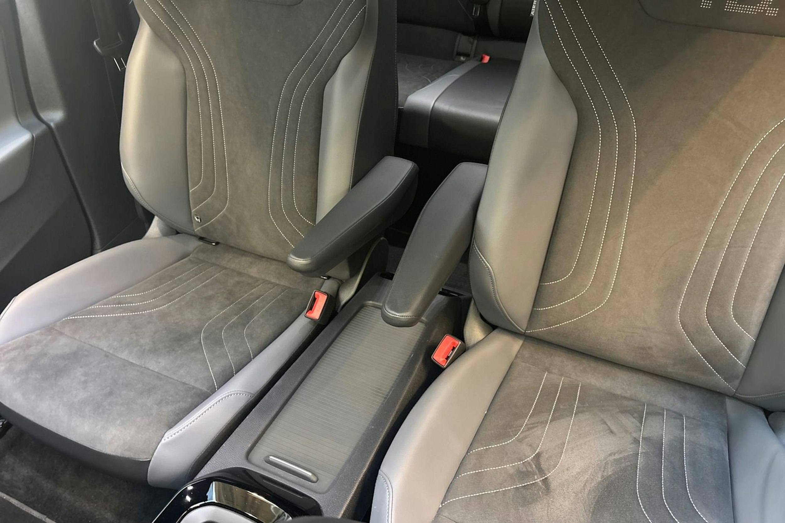 sininen Volkswagen ID.4 2025 kuva 28.