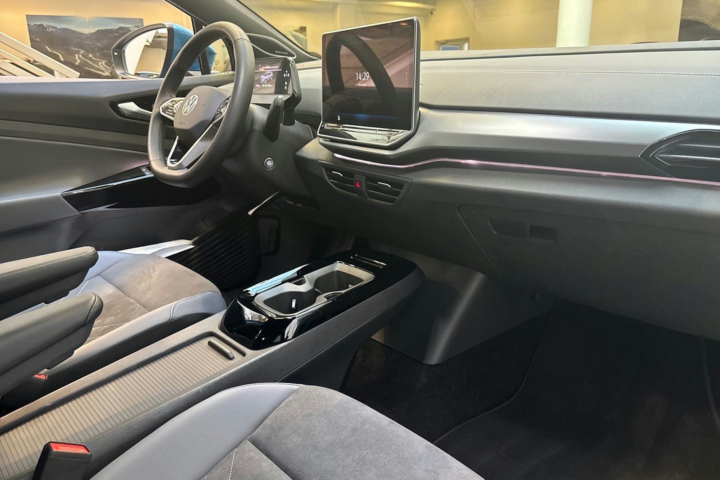 sininen Volkswagen ID.4 2025 kuva 29.