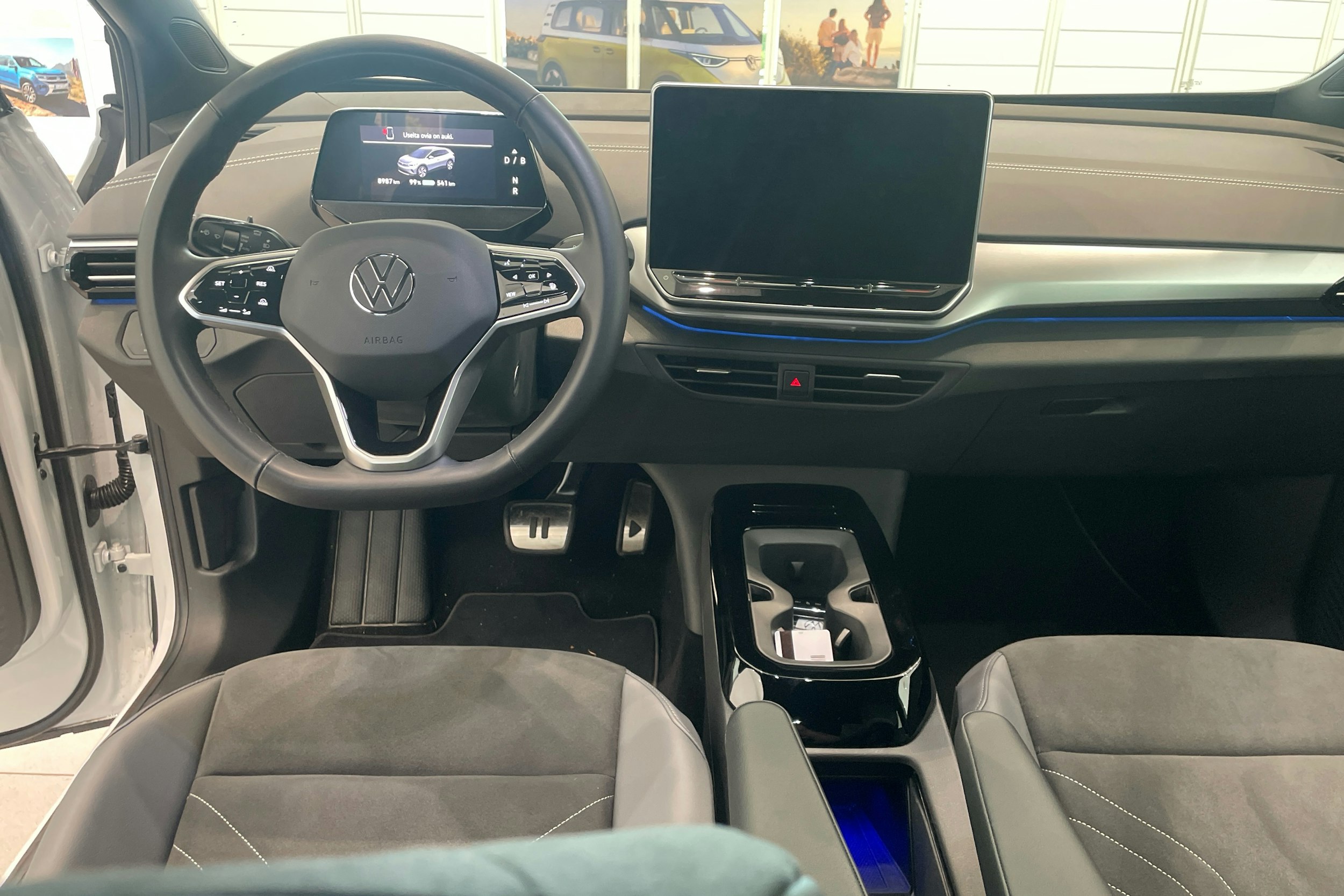 valkoinen Volkswagen ID.4 2025 kuva 7.