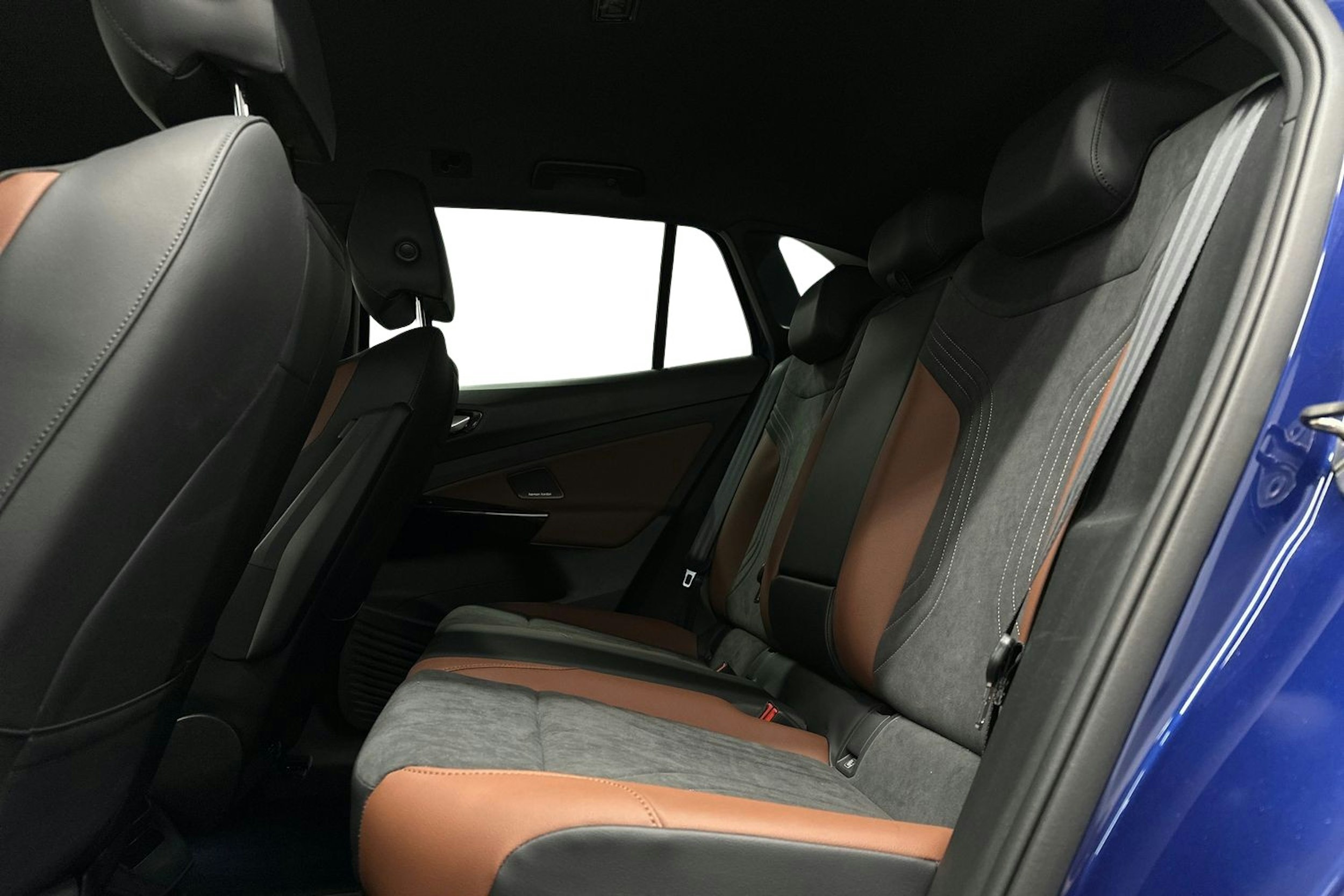 sininen Volkswagen ID.4 2025 kuva 10.
