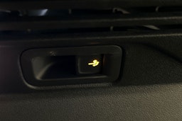 sininen Volkswagen ID.4 2025 kuva 15.