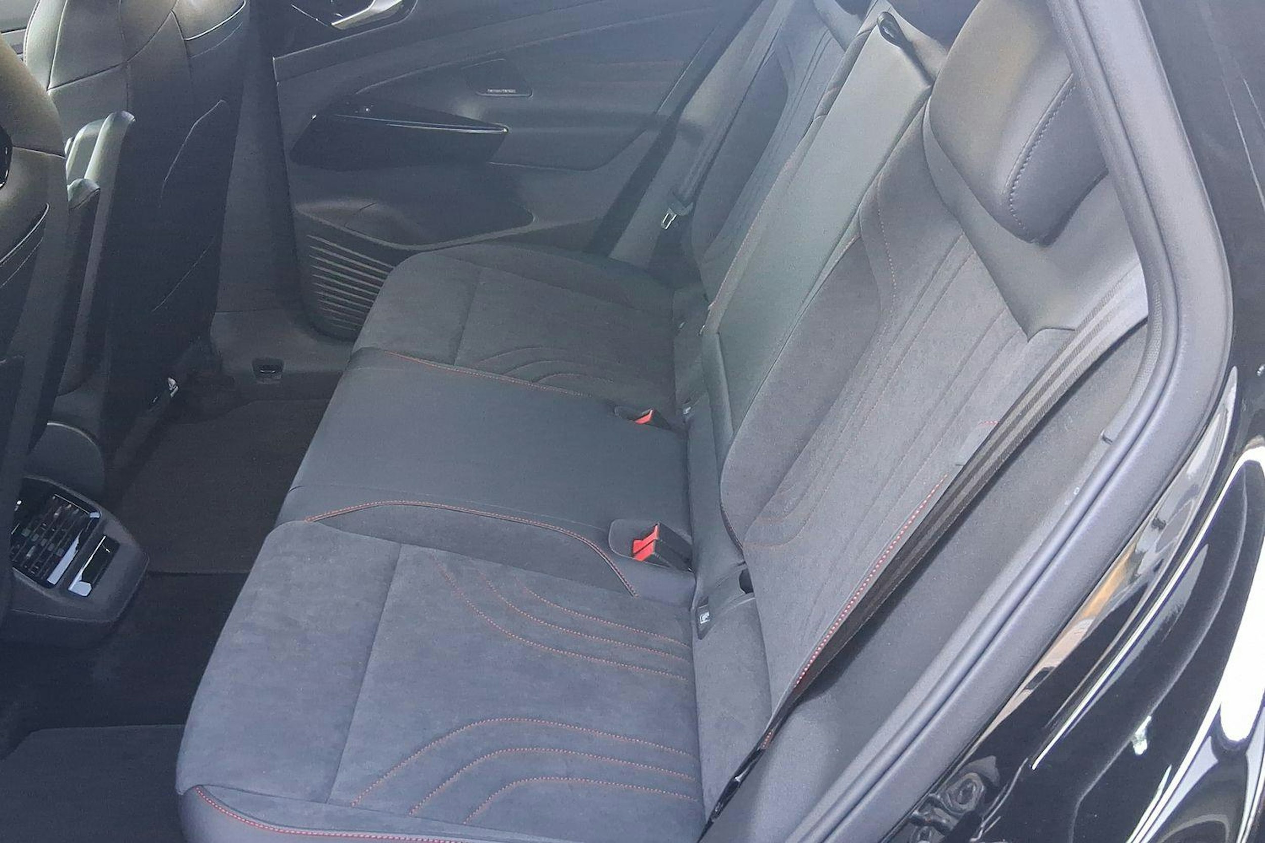 musta Volkswagen ID.4 2025 kuva 8.