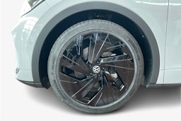 valkoinen Volkswagen ID.4 2025 kuva 9.