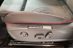 valkoinen Volkswagen ID.4 2025 kuva 15.