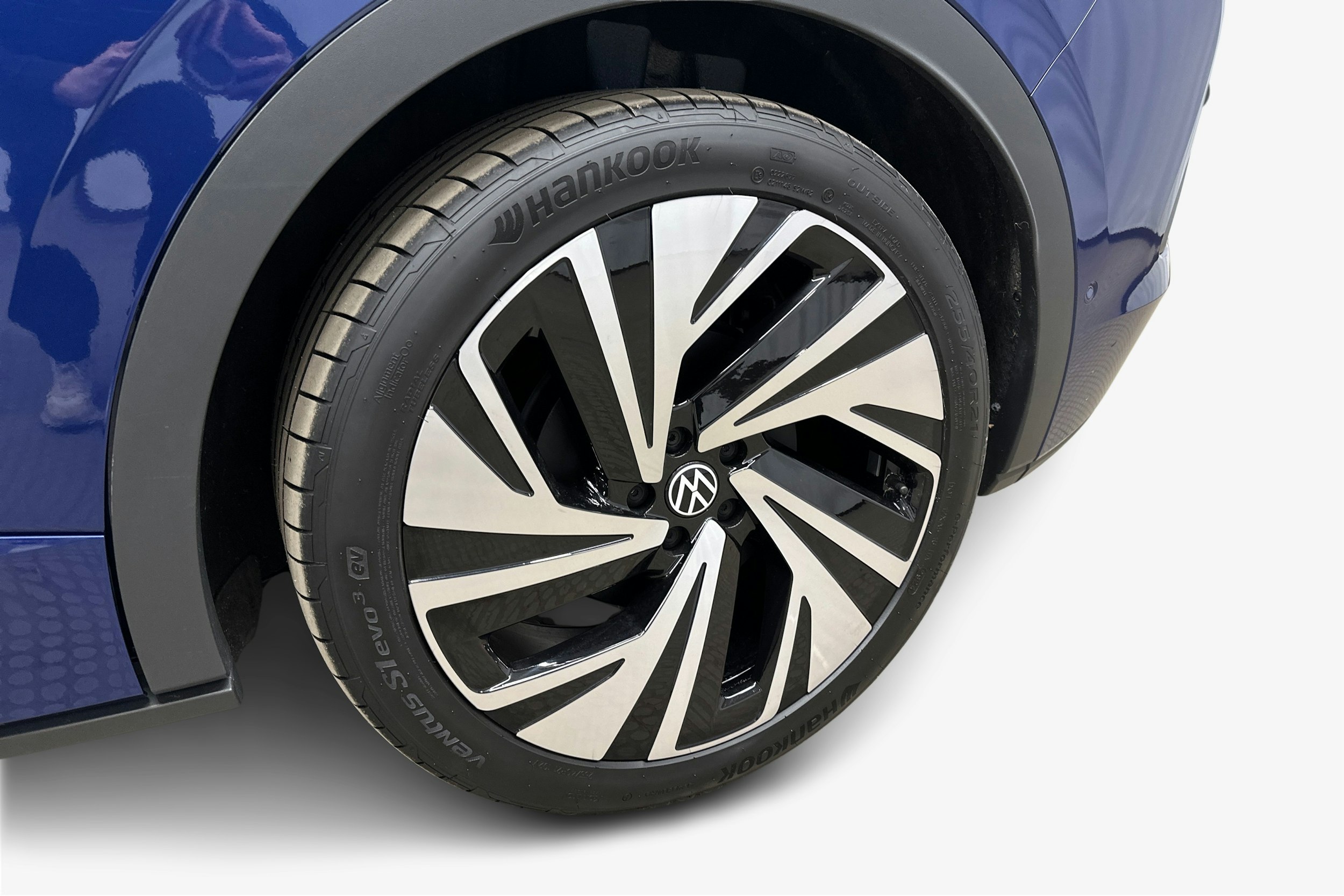 sininen Volkswagen ID.4 2025 kuva 11.