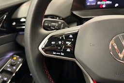 sininen Volkswagen ID.4 2025 kuva 14.