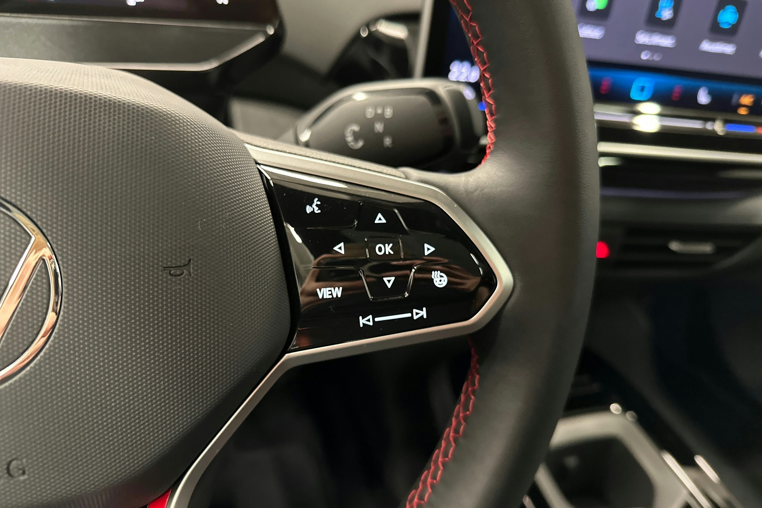 sininen Volkswagen ID.4 2025 kuva 15.