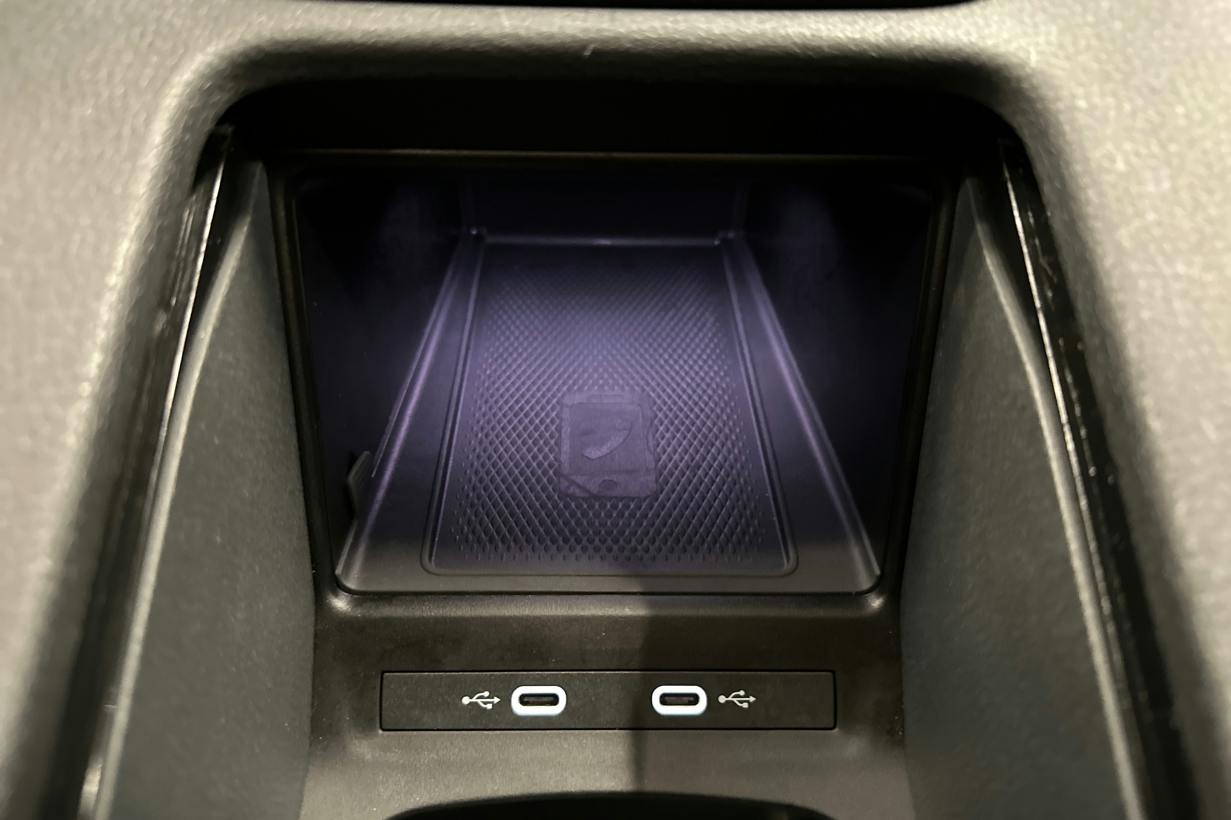 sininen Volkswagen ID.4 2025 kuva 27.