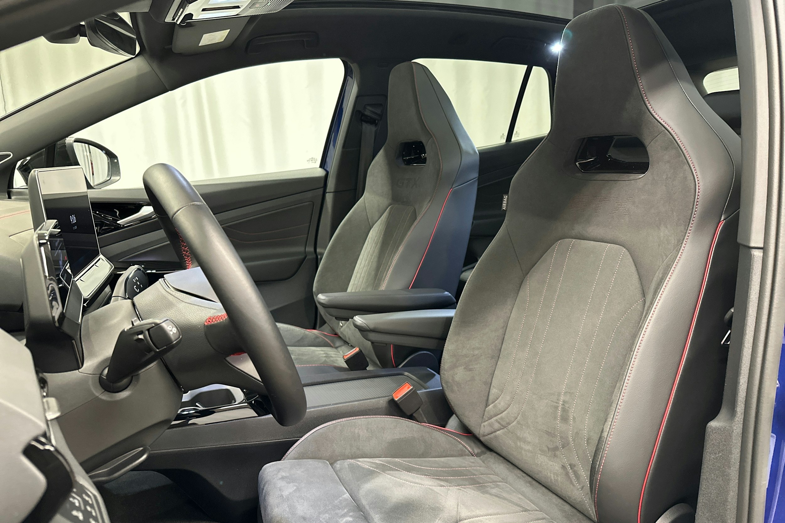 sininen Volkswagen ID.4 2025 kuva 29.