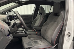 valkoinen Volkswagen ID.4 2025 kuva 17.