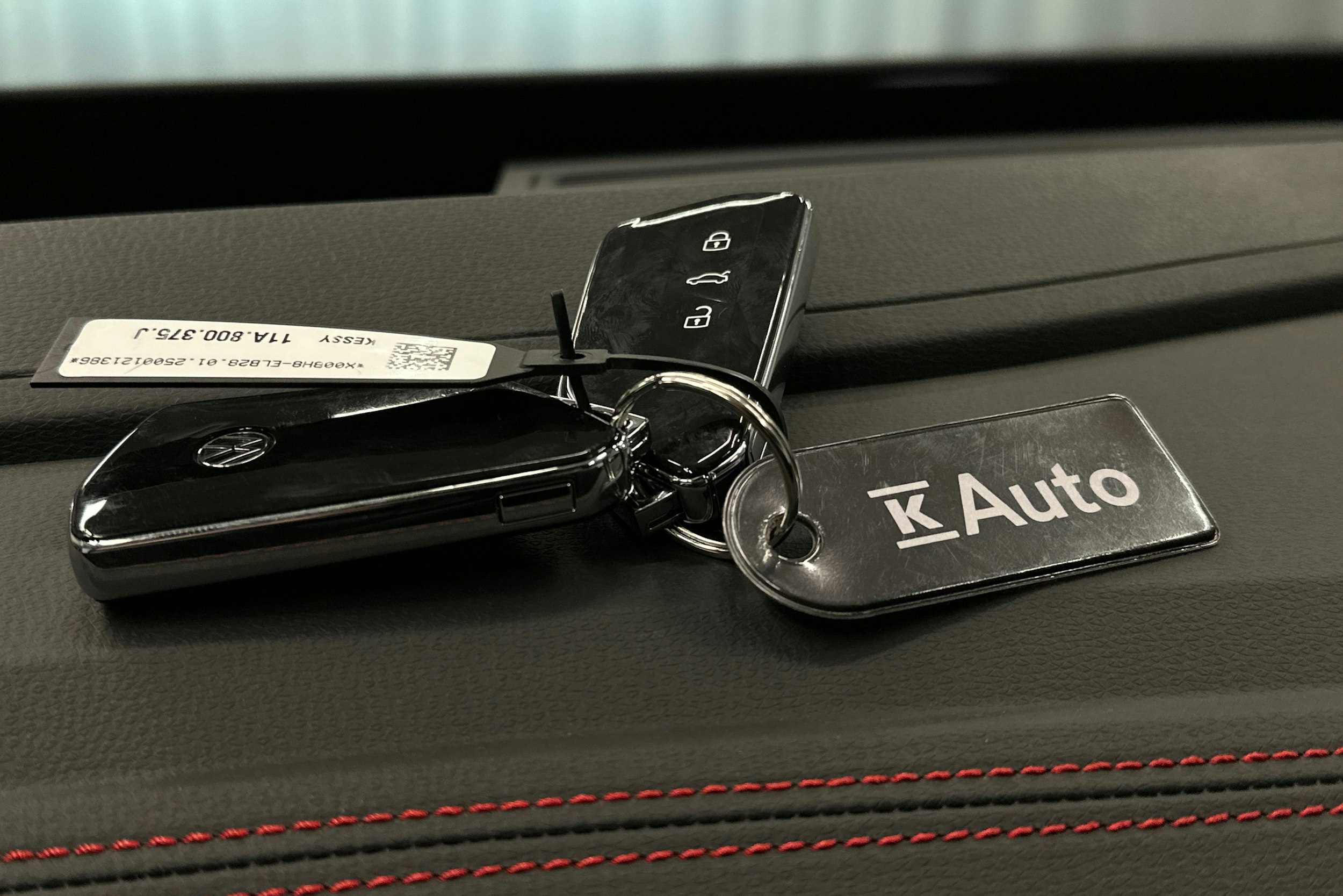 valkoinen Volkswagen ID.4 2025 kuva 37.