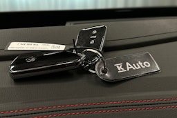 valkoinen Volkswagen ID.4 2025 kuva 37.