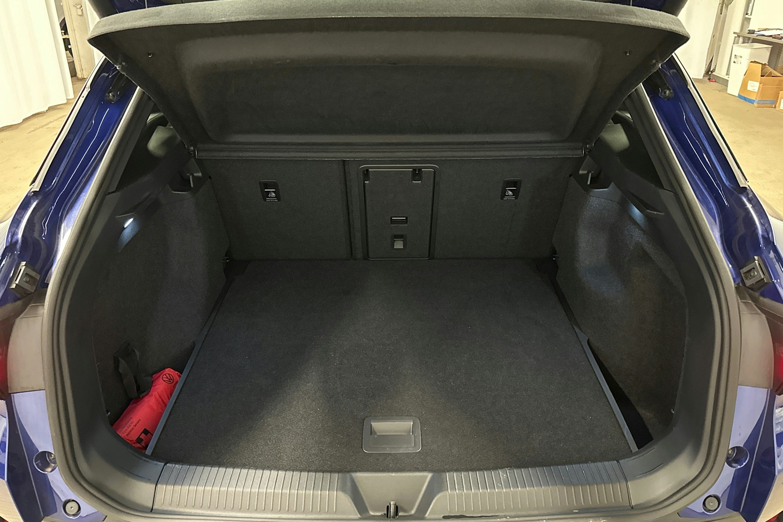 sininen Volkswagen ID.4 2025 kuva 14.