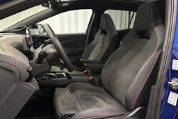 sininen Volkswagen ID.4 2025 kuva 17.
