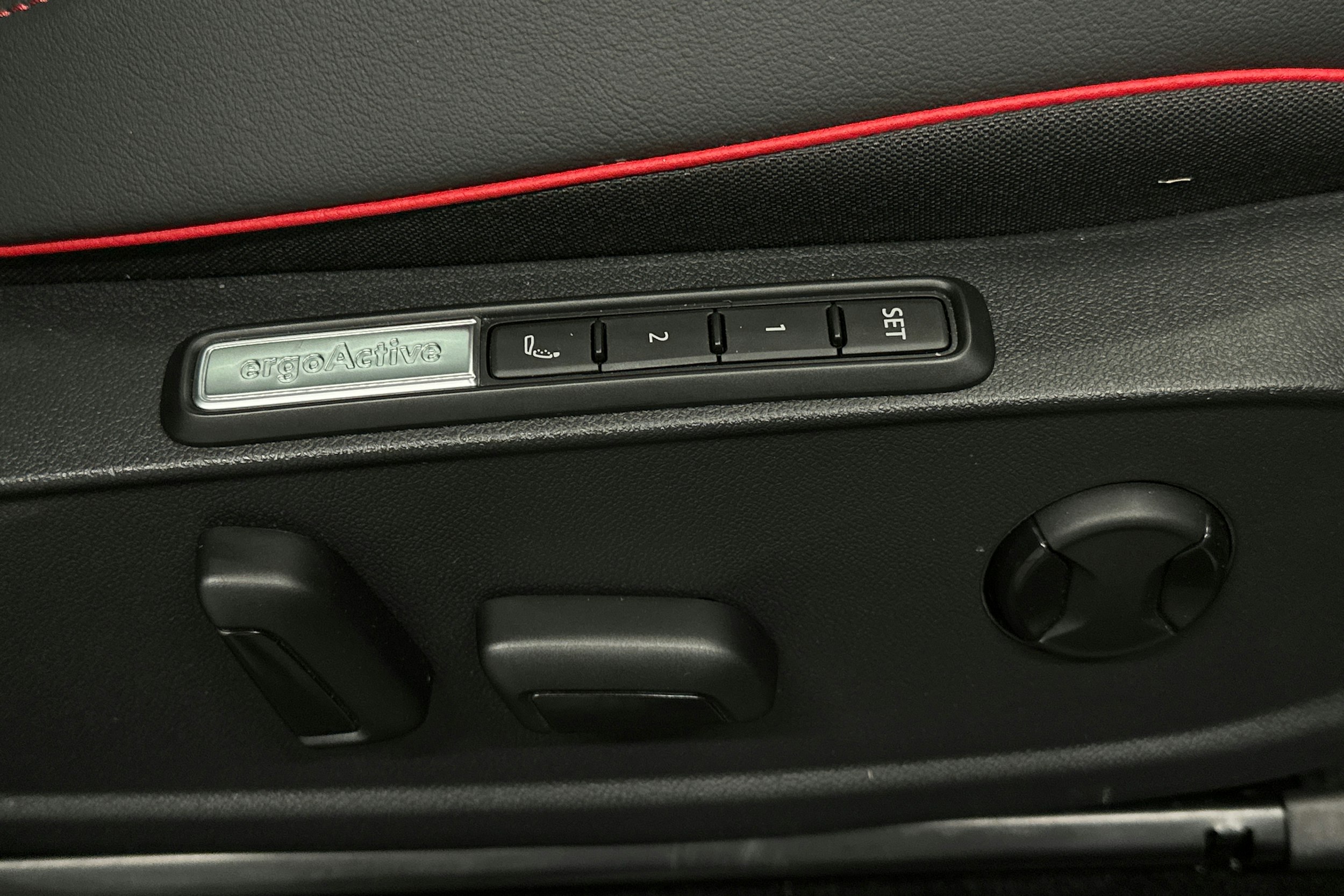 sininen Volkswagen ID.4 2025 kuva 19.